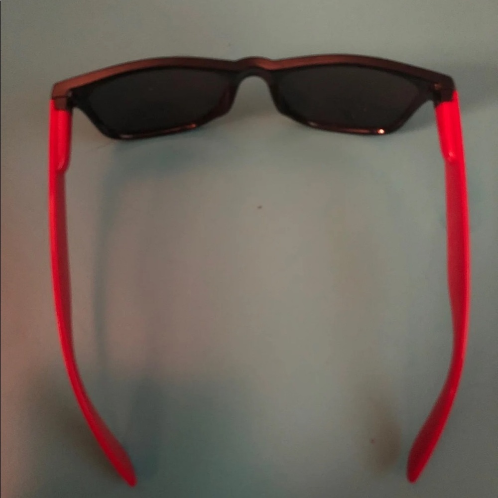 Sunglasses - Picture 4 of 7